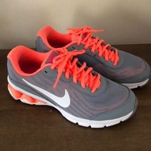 Nike Running Shoe - size 7